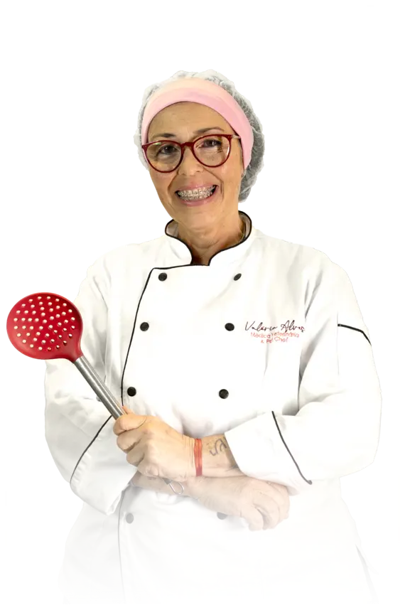 Médica Veterinária e Pet Chef Valéria Alves Pellegrini, à frente da Signor Cane